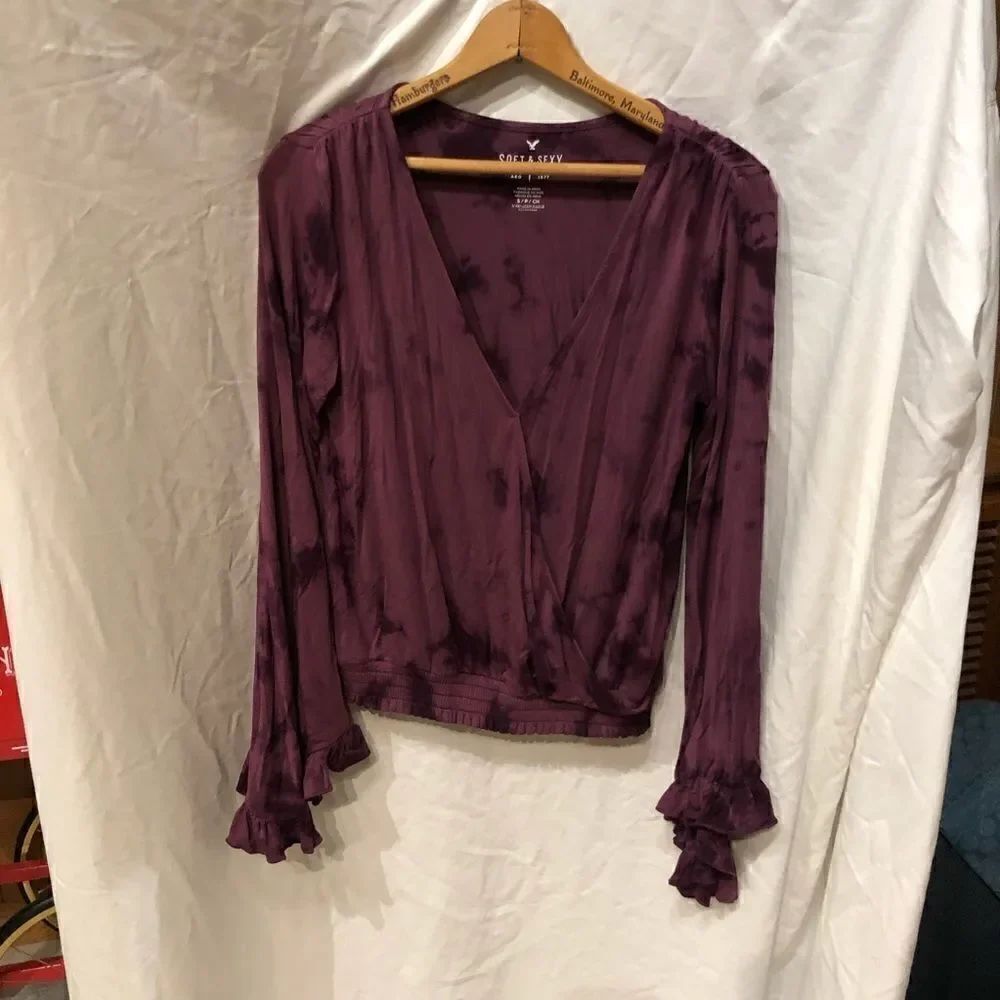 American Eagle Soft and Sexy Purple Blouse Size Small